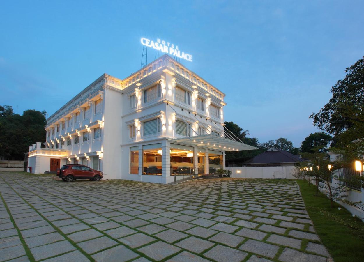 Hotel Ceasar Palace Thodupuzha Exterior photo